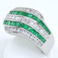 Pt900 プラチナ　エメラルド　0.97ct　ダイヤモンド　0.68ct 　指輪　中古　美品　新品仕上済　　ダイヤ　リング　レディース　ジュエリー　高級　5月誕生石　質屋