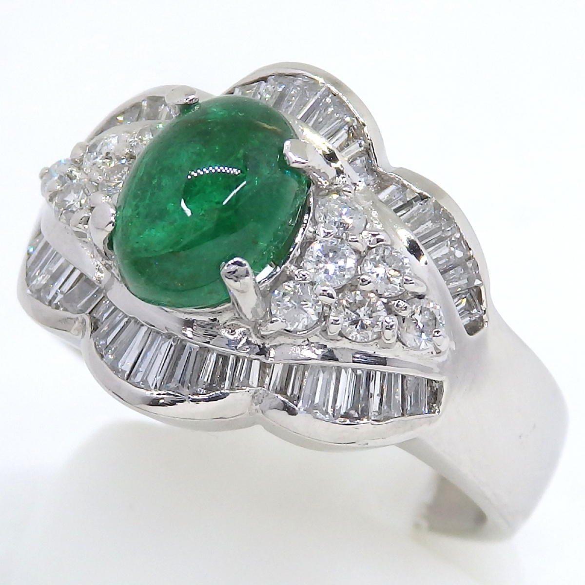 【超美品】 pt900 エメラルド ダイヤモンド リング プラチナ 美品 指輪