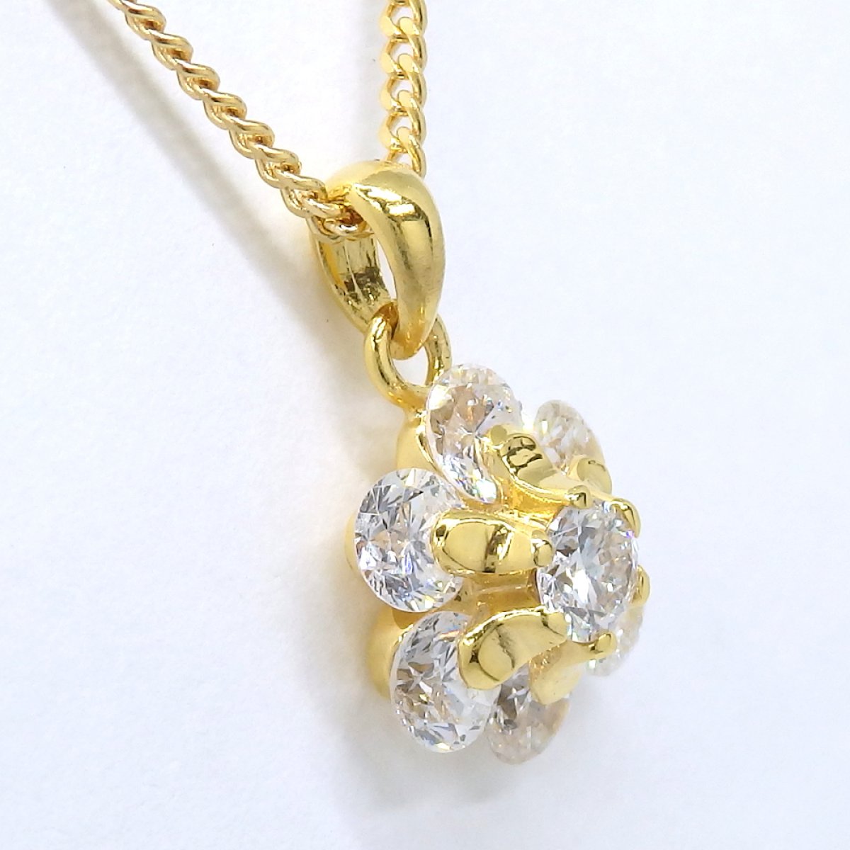 画像3: K18 ゴールド　ダイヤモンド　1.00ct ペンダント付ネックレス　1点留 　1カラット　フラワー　中古　美品　レディース　ジュエリー　ダイヤ　質屋