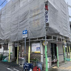 外壁の塗装工事をしています