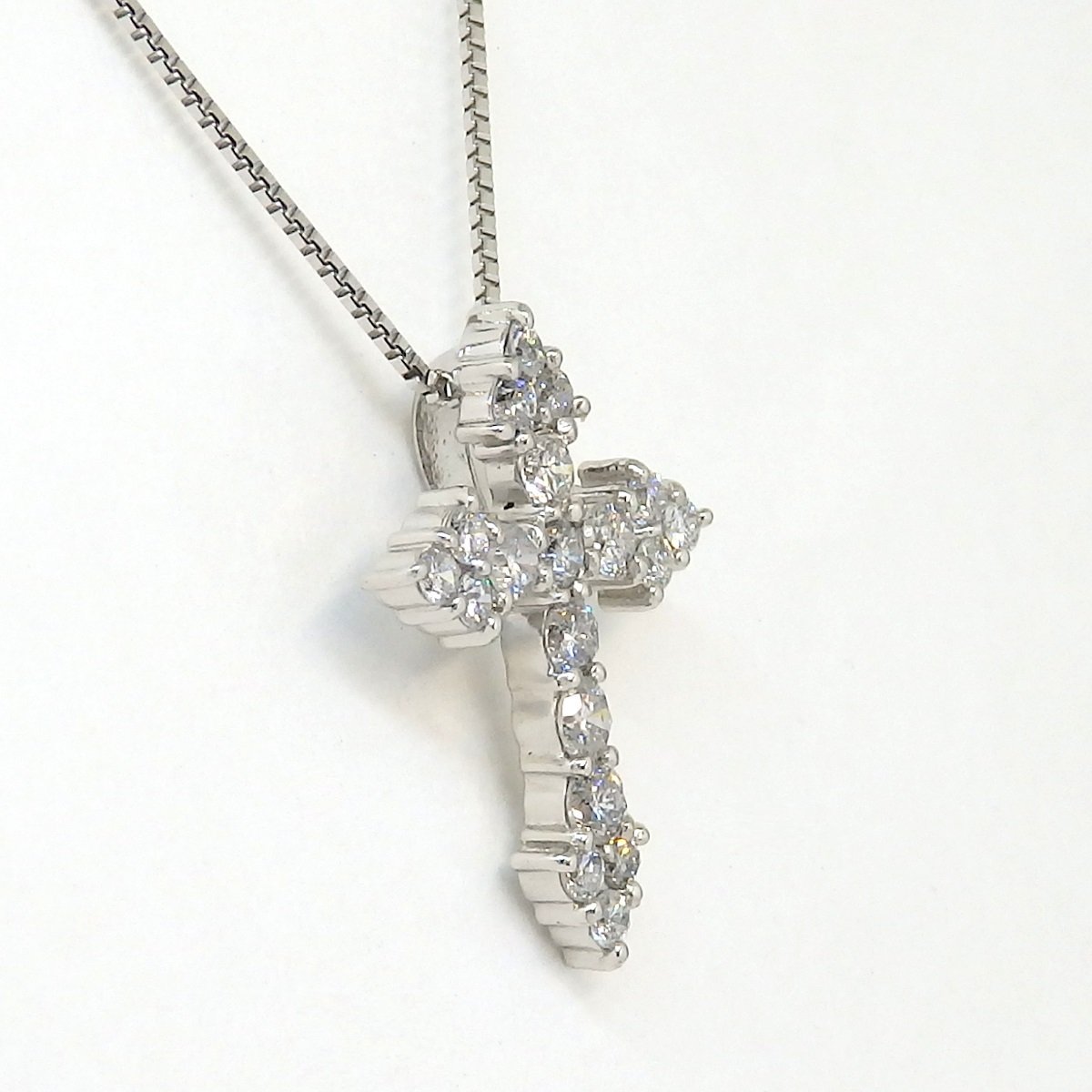 画像2: Pt1000 プラチナ　ダイヤモンド 0.50ct　ペンダント付ネックレス　クロス型　中古　美品　レディース　ジュエリー　ダイヤ　質屋