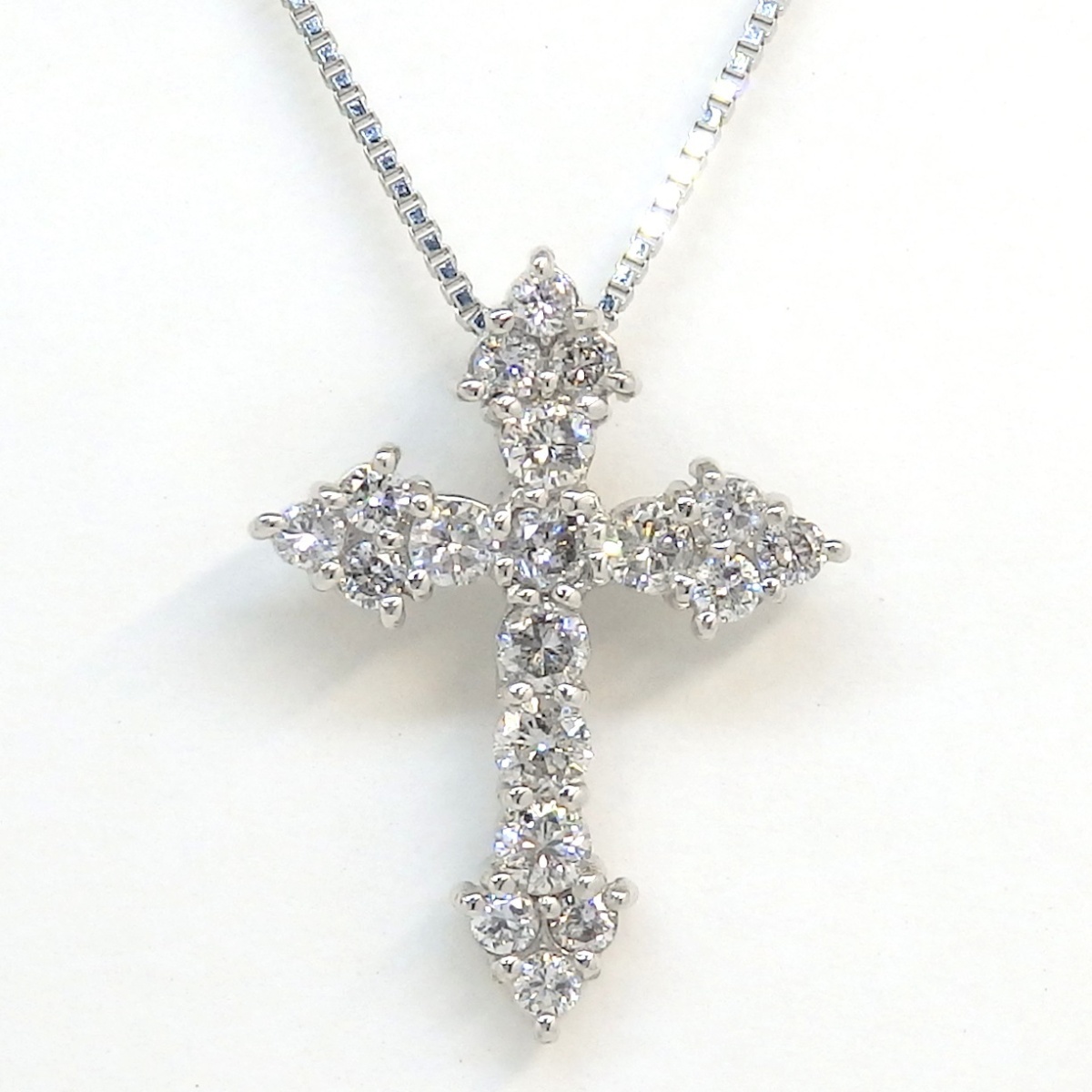 画像1: Pt1000 プラチナ　ダイヤモンド 0.50ct　ペンダント付ネックレス　クロス型　中古　美品　レディース　ジュエリー　ダイヤ　質屋
