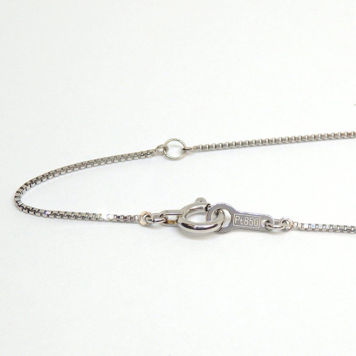 画像4: Pt1000 プラチナ　ダイヤモンド 0.50ct　ペンダント付ネックレス　クロス型　中古　美品　レディース　ジュエリー　ダイヤ　質屋