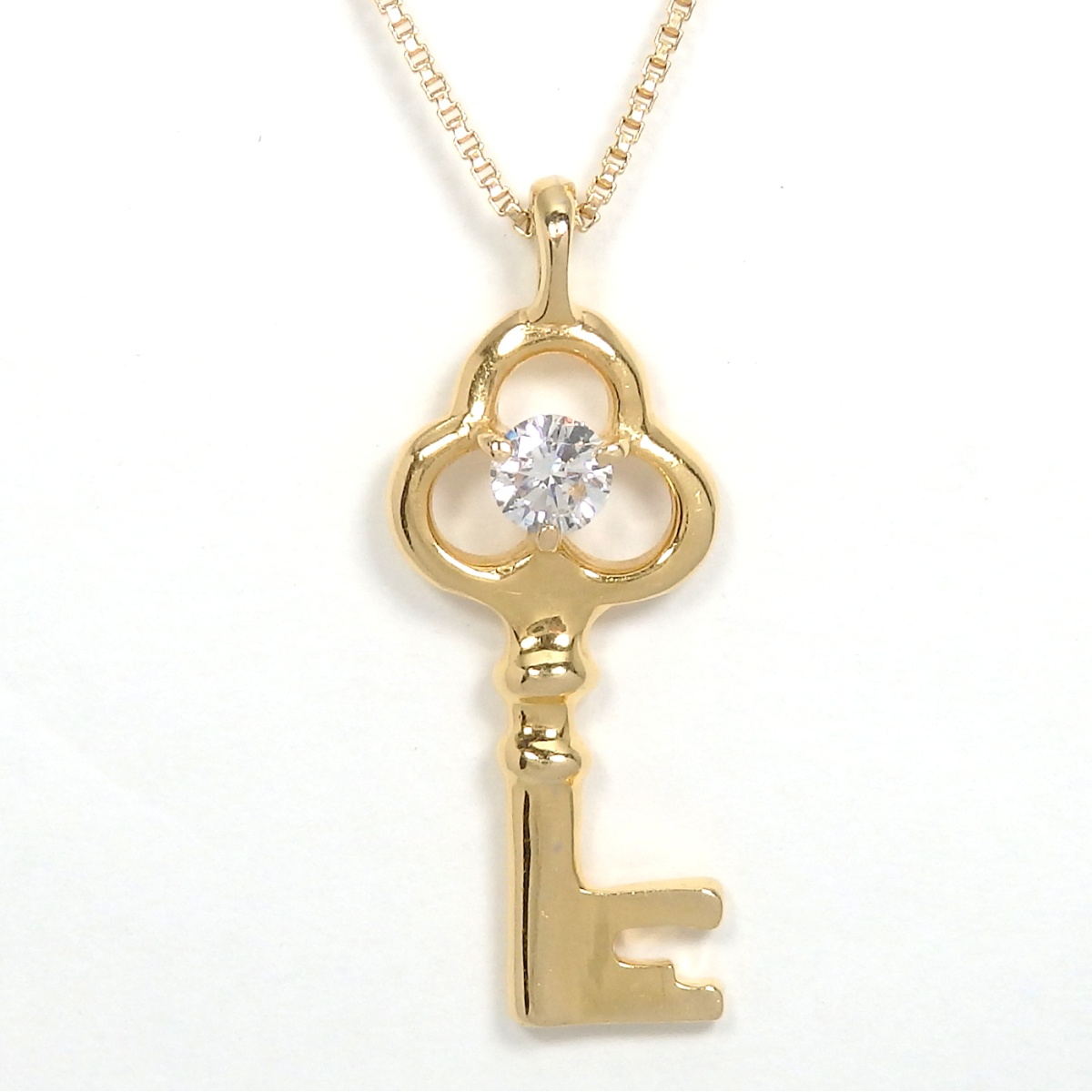 画像1: K18 ゴールド　ダイヤモンド 0.13ct　ペンダント付ネックレス　カギ　中古　美品　レディース　ジュエリー　ダイヤ　質屋