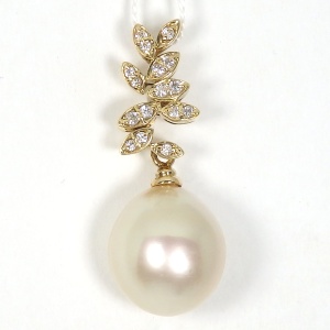 K18 ゴールド　パール　真珠　約11mm ダイヤ：0.10ct　 ペンダント　トップのみ　中古　美品　レディース　ジュエリー　6月誕生石