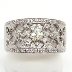 K18WG ホワイトゴールド ダイヤモンド 0.227ct 0.16ct 指輪 新品仕上済　中古 美品　ダイヤ　4月誕生石　リング　ジュエリー　レディース　幅広　質屋