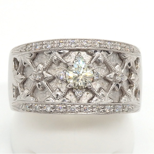 画像1: K18WG ホワイトゴールド ダイヤモンド 0.227ct 0.16ct 指輪 新品仕上済　中古 美品　ダイヤ　4月誕生石　リング　ジュエリー　レディース　幅広　質屋
