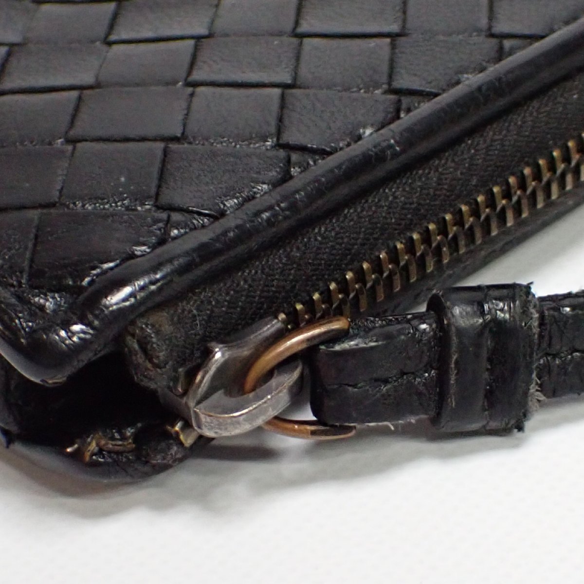 画像3: 【BOTTEGA VENETA】ボッテガヴェネタ イントレチャート　L字ファスナー　長財布　ブラック　レザー 　メンズ　小銭入れファスナー付　B01352203E　黒　イタリー　ITALY　中古 　質屋