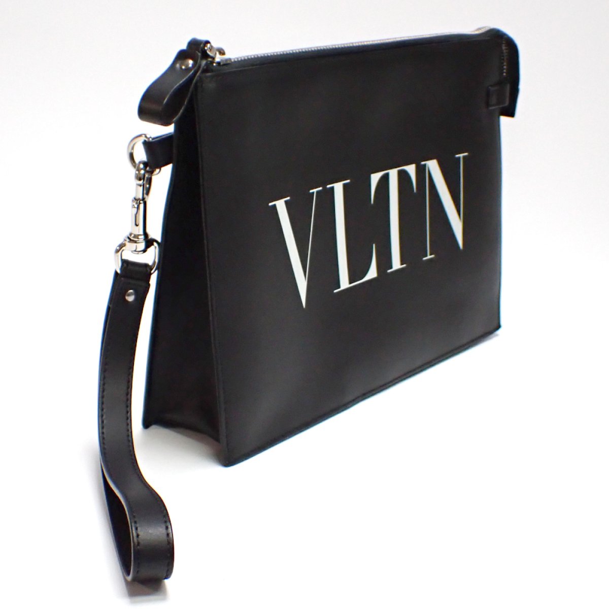 画像1: 【VALENTINO GARAVANI】ヴァレンティノ ガラヴァーニ　セカンドバッグ　VLTN　クラッチバッグ　メンズ 　レザー　ブラック　中古　ITALY　バッグ　美品　おしゃれ　革　黒　ポーチ　イタリー　ウォレット　マチ付　質屋