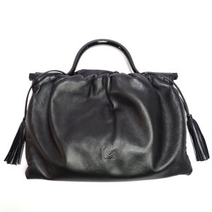 【LOEWE】 ロエベ　ナッパレザー　アナグラム　バッグ　黒　レザー　フリンジ　巾着　中古　ブラック　レディース 　ハンドバッグ　柔らかい　レザー　ワンハンドル　ブラック　美品　質屋