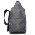 画像1: 【LOUIS VUITTON】ルイ ヴィトン アヴェニュー・スリングバッグ　ボディバッグ　N41719　ダミエ・グラフィット 斜め掛け　中古　メンズ　バッグ　質屋 (1)