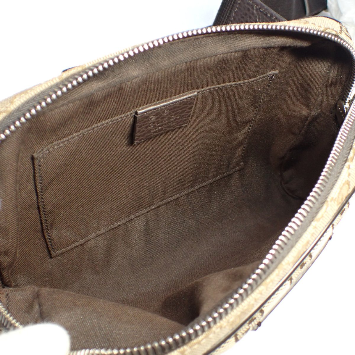画像3: 【GUCCI】 グッチ　ウエストバッグ　ウエストポーチ　GGキャンバス　レザー　中古　449174　ボディバッグ　バッグ　アウトレット　メンズ　レディース　美品　ブラウン　ベージュ　旅行　トラベル　ITALY　イタリー　質屋