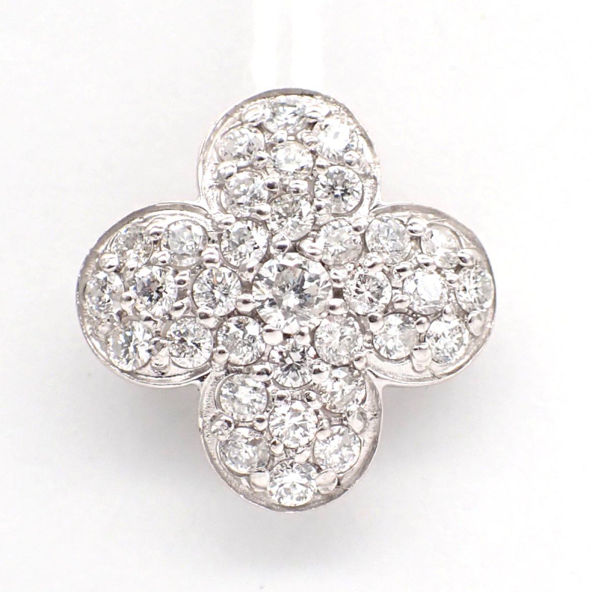 画像1: K18WG ホワイトゴールド　ダイヤモンド 1.00ct　1カラット　ペンダント　トップ　ダイヤ　フラワー　中古　美品　4月誕生石　トップのみ　レディース　ジュエリー　アクセサリー　お花　質屋
