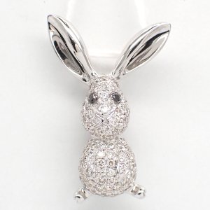 K18WG　ホワイトゴールド　ダイヤモンド 0.56ct　ブラックダイヤ 0.02ct　ペンダントトップ　パヴェ　ダイヤ　うさぎ　ラビット　中古　美品　レディース　ジュエリー　アクセサリー　動物　質屋