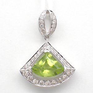 K18WG　ホワイトゴールド　ペリドット 1.18ct　ダイヤモンド 0.26ct　ペンダントトップ 　ダイヤ　中古　美品　トップのみ　8月誕生石　ペンダント　ジュエリー　レディース　アクセサリー　質屋