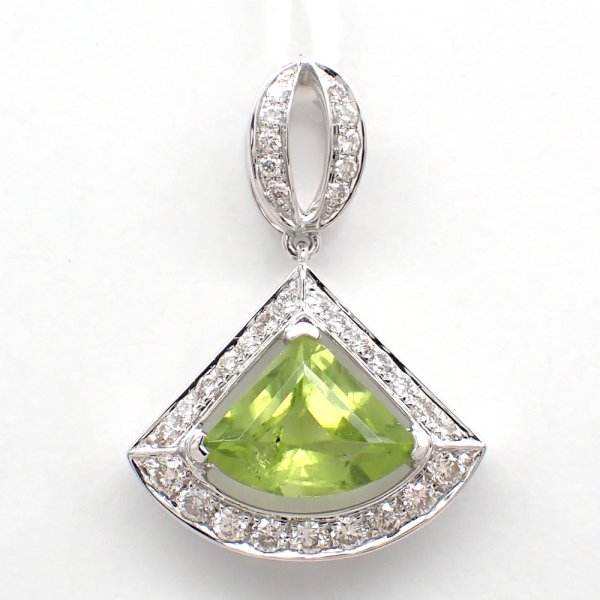 画像1: K18WG　ホワイトゴールド　ペリドット 1.18ct　ダイヤモンド 0.26ct　ペンダントトップ 　ダイヤ　中古　美品　トップのみ　8月誕生石　ペンダント　ジュエリー　レディース　アクセサリー　質屋