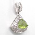画像2: K18WG　ホワイトゴールド　ペリドット 1.18ct　ダイヤモンド 0.26ct　ペンダントトップ 　ダイヤ　中古　美品　トップのみ　8月誕生石　ペンダント　ジュエリー　レディース　アクセサリー　質屋 (2)