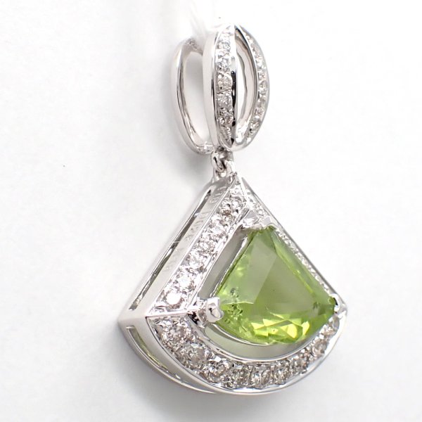 画像2: K18WG　ホワイトゴールド　ペリドット 1.18ct　ダイヤモンド 0.26ct　ペンダントトップ 　ダイヤ　中古　美品　トップのみ　8月誕生石　ペンダント　ジュエリー　レディース　アクセサリー　質屋