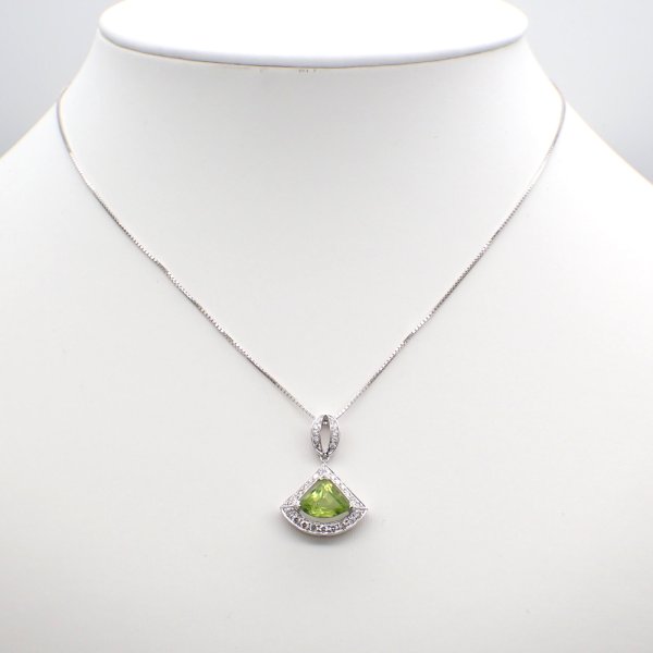 画像5: K18WG　ホワイトゴールド　ペリドット 1.18ct　ダイヤモンド 0.26ct　ペンダントトップ 　ダイヤ　中古　美品　トップのみ　8月誕生石　ペンダント　ジュエリー　レディース　アクセサリー　質屋