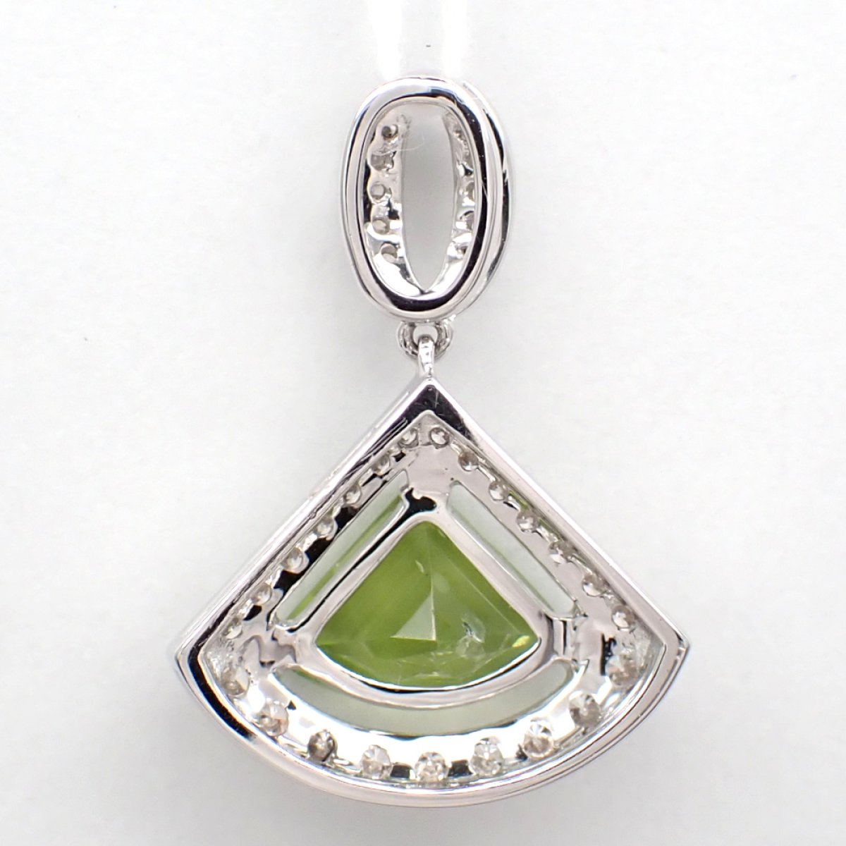 画像4: K18WG　ホワイトゴールド　ペリドット 1.18ct　ダイヤモンド 0.26ct　ペンダントトップ 　ダイヤ　中古　美品　トップのみ　8月誕生石　ペンダント　ジュエリー　レディース　アクセサリー　質屋