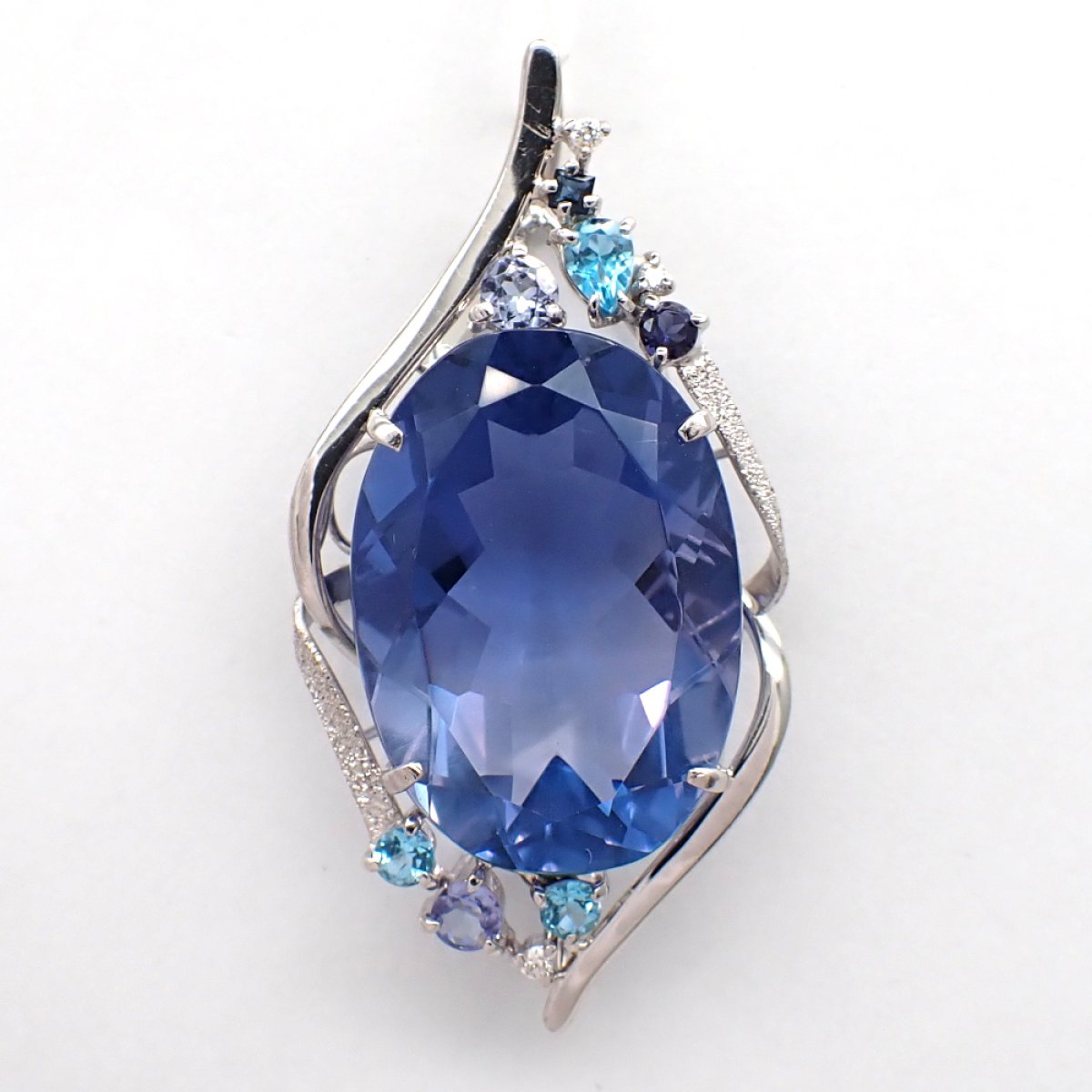 画像1: K18WG　ホワイトゴールド　大粒 フルオライト 25.76ct　ダイヤモンド 0.03ct　ソーティング付　ペンダントトップ 　ダイヤ　中古　美品　トップのみ　ペンダント　ジュエリー　レディース　アクセサリー　質屋