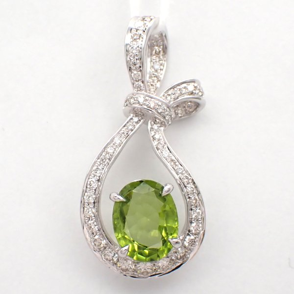 画像1: K18WG　ホワイトゴールド　ペリドット 2.10ct　ダイヤモンド 0.66ct　ペンダントトップ 　ダイヤ　中古　美品　トップのみ　ペンダント　ジュエリー　レディース　アクセサリー　8月誕生石　質屋
