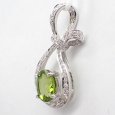 画像2: K18WG　ホワイトゴールド　ペリドット 2.10ct　ダイヤモンド 0.66ct　ペンダントトップ 　ダイヤ　中古　美品　トップのみ　ペンダント　ジュエリー　レディース　アクセサリー　8月誕生石　質屋 (2)