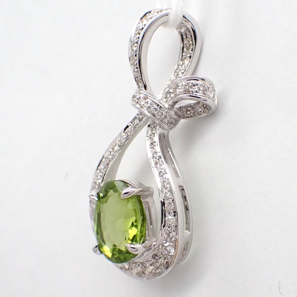 画像2: K18WG　ホワイトゴールド　ペリドット 2.10ct　ダイヤモンド 0.66ct　ペンダントトップ 　ダイヤ　中古　美品　トップのみ　ペンダント　ジュエリー　レディース　アクセサリー　8月誕生石　質屋