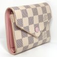画像1: 【LOUIS VUITTON】ルイ・ヴィトン ポルトフォイユ・ヴィクトリーヌ ダミエアズール　ローズバレリーヌ　N64022 ホック開閉式 三つ折り 財布　中古　美品　 ウォレット　質屋　 (1)