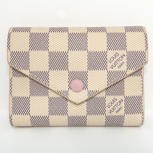 画像2: 【LOUIS VUITTON】ルイ・ヴィトン ポルトフォイユ・ヴィクトリーヌ ダミエアズール　ローズバレリーヌ　N64022 ホック開閉式 三つ折り 財布　中古　美品　 ウォレット　質屋　