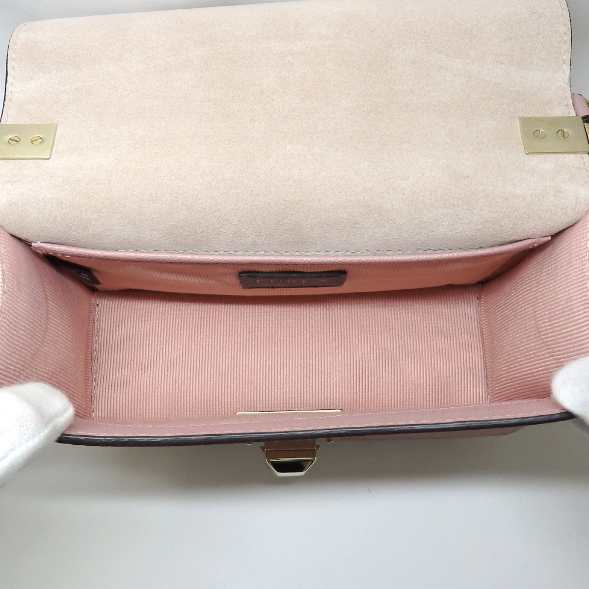 画像5: 【FURLA】フルラ　チェーンショルダー BVA6 Q26 26000　カメリア　レザー　G金具 ショルダーバッグ　肩掛け　斜めかけ　ピンク　中古　美品　質屋　レディース　バッグ　 ポシェット　２WAY