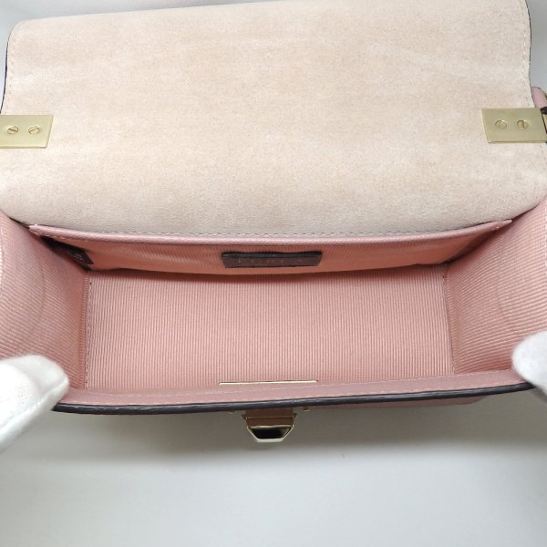 画像5: 【FURLA】フルラ　チェーンショルダー BVA6 Q26 26000　カメリア　レザー　G金具 ショルダーバッグ　肩掛け　斜めかけ　ピンク　中古　美品　質屋　レディース　バッグ　 ポシェット　２WAY