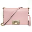 画像1: 【FURLA】フルラ　チェーンショルダー BVA6 Q26 26000　カメリア　レザー　G金具 ショルダーバッグ　肩掛け　斜めかけ　ピンク　中古　美品　質屋　レディース　バッグ　 ポシェット　２WAY (1)