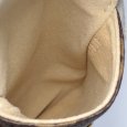 画像2: 【LOUIS VUITTON】ルイ・ヴィトン エテュイ・テレフォンヌMM　携帯ケース　モノグラム　M66546　小物入れ　マルチケース　スマホケース　ヴィトン　チェーン付　バッグチャーム　美品　中古　質屋 (2)