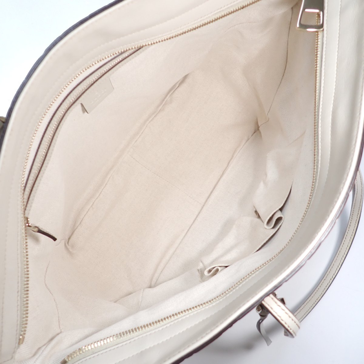 画像3: 【GUCCI】 グッチ ブリー　グッチシマ　トートバッグ　レザー　323671　中古　ITALY　イタリー　バッグ　中古　オフホワイト　レディース　アイボリー　GG　マイクログッチシマ　肩掛け　美品　質屋
