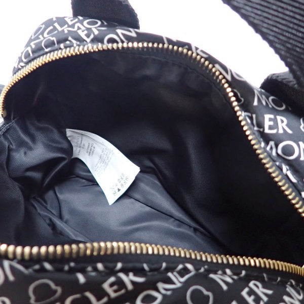 画像3: 【MONCLER】 モンクレール　 クロスボディバッグ　Kilia　キリア　 MCL5L00003M2111　ブラック　中古　総ロゴ　バッグ　メンズ　レディース　黒　ナイロン　レザー　カジュアル　ショルダー　斜め掛け　美品　質屋　