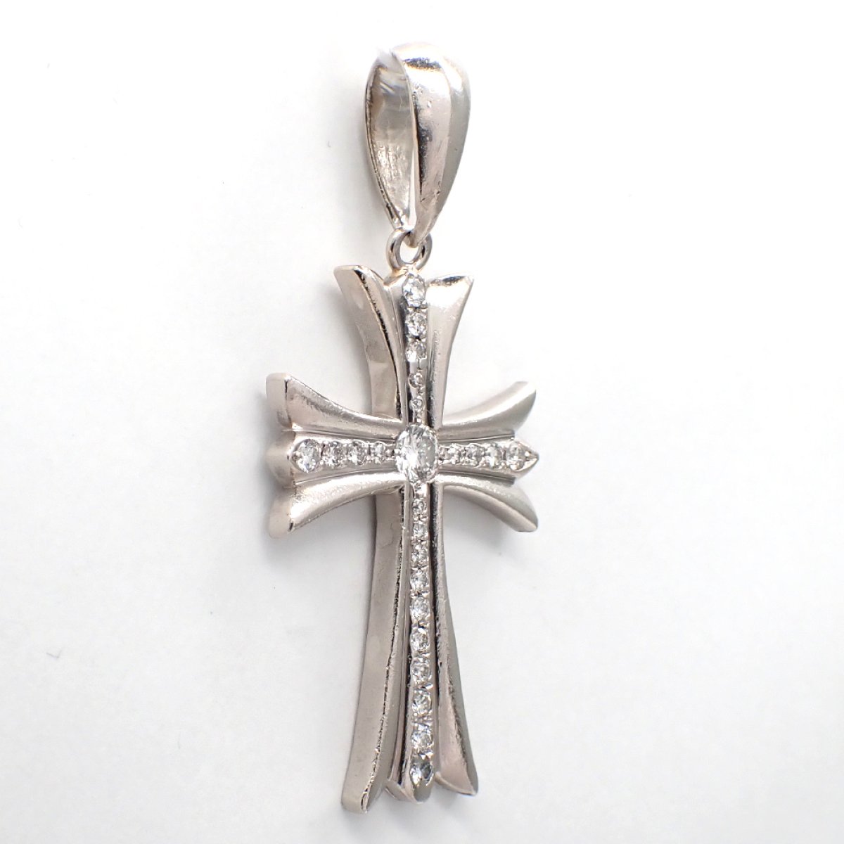 画像2: Pt900 プラチナ　ダイヤモンド　クロス　ペンダント　0.219ct 0.415ct　中古　美品　メンズ　レディース　ジュエリー　ダイヤ　ペンダントのみ　クロス型　質屋