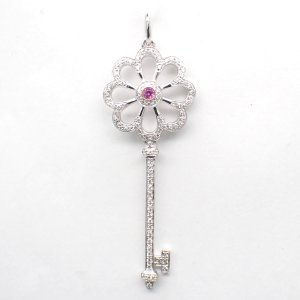 K18WG ホワイトゴールド　ピンクサファイア 0.05ct　ダイヤモンド 0.30ct　ペンダント　カギ　フラワー　中古　美品　レディース　ジュエリー　ダイヤ　750　ペンダントトップ　トップ　鍵　可愛い　質屋