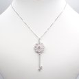 画像5: K18WG ホワイトゴールド　ピンクサファイア 0.05ct　ダイヤモンド 0.30ct　ペンダント　カギ　フラワー　中古　美品　レディース　ジュエリー　ダイヤ　750　ペンダントトップ　トップ　鍵　可愛い　質屋 (5)