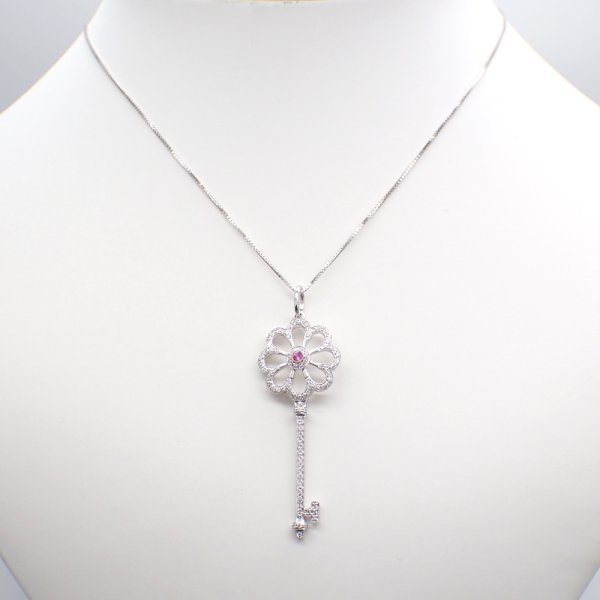 画像5: K18WG ホワイトゴールド　ピンクサファイア 0.05ct　ダイヤモンド 0.30ct　ペンダント　カギ　フラワー　中古　美品　レディース　ジュエリー　ダイヤ　750　ペンダントトップ　トップ　鍵　可愛い　質屋