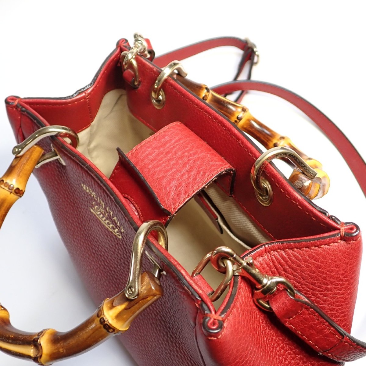 画像3: 【GUCCI】 グッチ 　バンブー　ミニショルダー　レッド　赤　レザー　ゴールド金具　ハンドバッグ　中古　368823　2WAY　イタリー　ITALY　レディース　ゴールドカラー金具　バッグ　斜め掛け　ポシェット　質屋