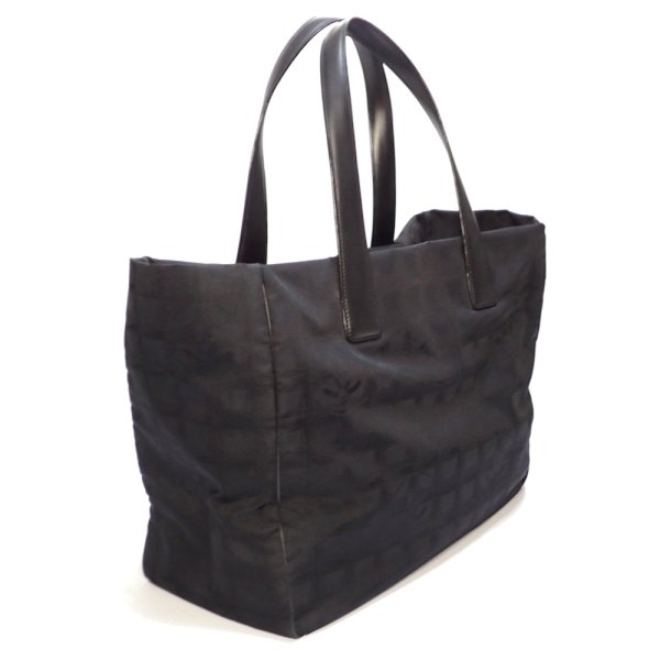 画像2: 【CHANEL】 シャネル　ニュートラベルライン トートMM　トートバッグ 　A15991　ナイロン×レザー　10番台　ブラック　バッグ　中古　黒　レディース　軽量　肩掛け　バッグ　質屋