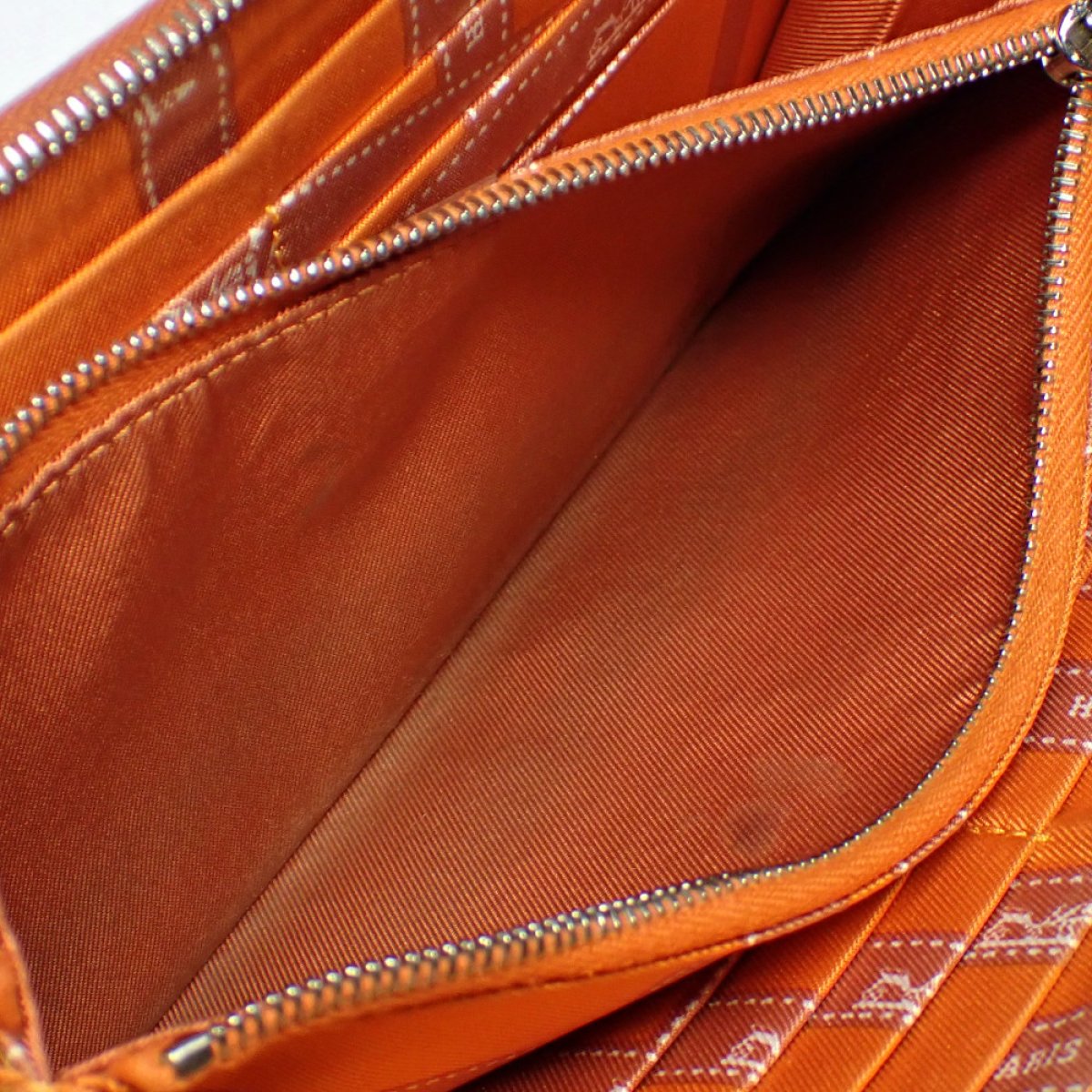 画像3: 【HERMES】エルメス　アザップロング　シルクイン　□O刻印　2011年製造　ラウンドファスナー　長財布　茶　オレンジ　レザー　ウォレット　中古　ファスナー持ち手のレザー欠損　ブラウン　財布　メンズ　レディース　質屋
